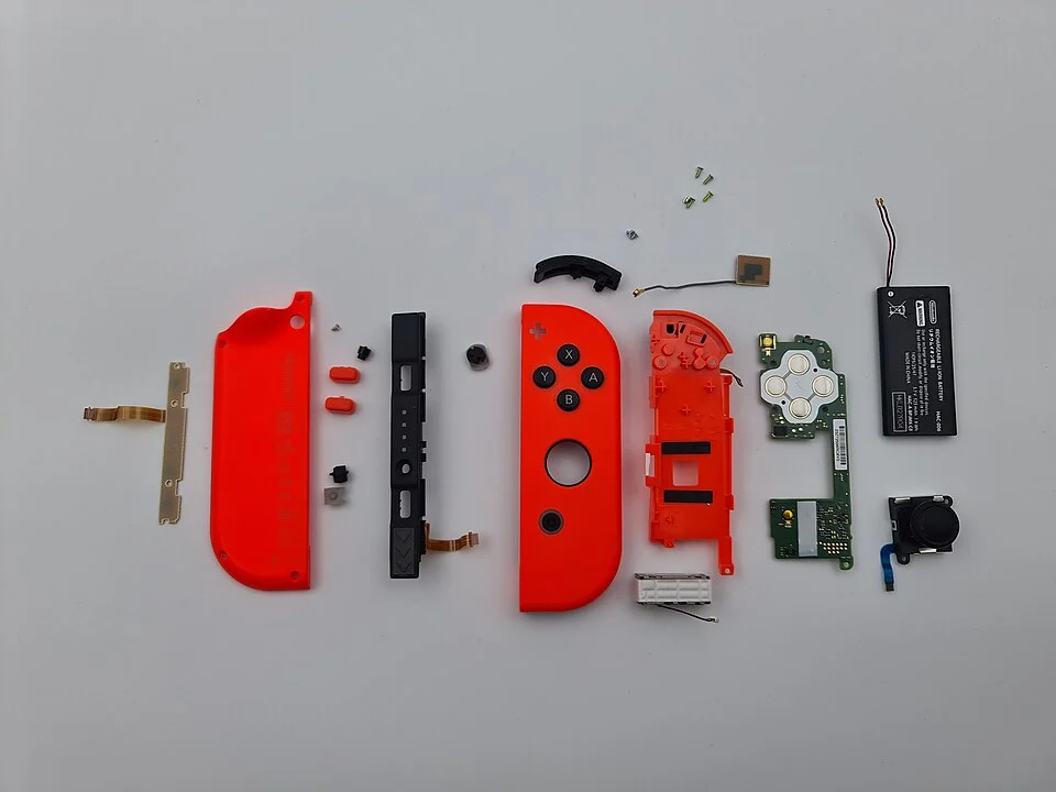 Joy-Con droit démonté — vue des composants